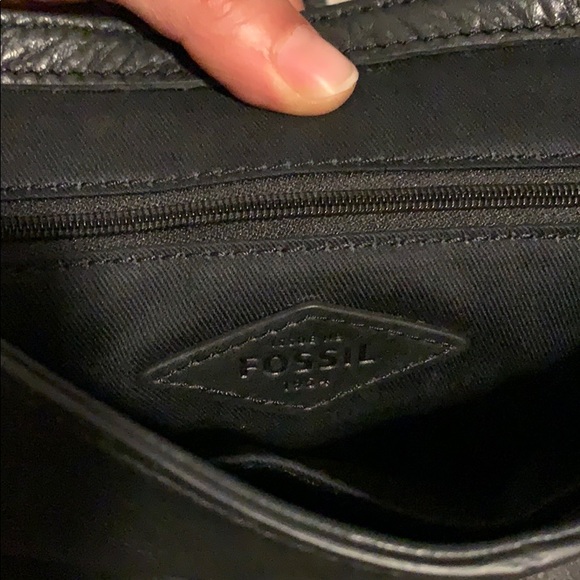 Leather black fossils crossbody - Picture 3 of 4